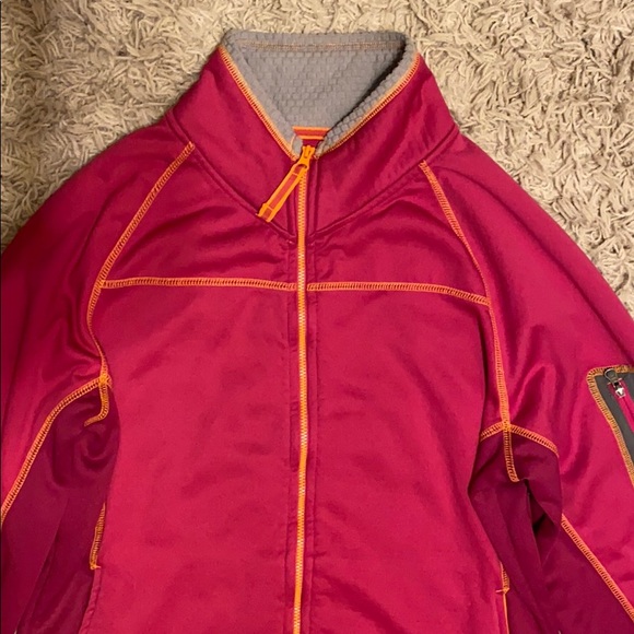 Cabelas Top - Picture 2 of 4